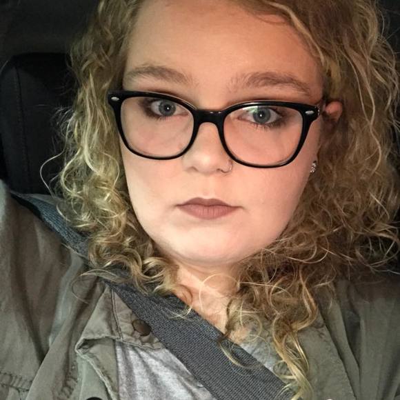 Meet your Posher, Rachael - Picture 1 of 1